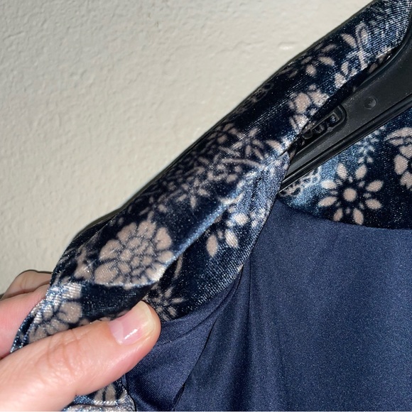 NWT Carolina Belle Navy Floral Velvet Blazer Jacket Sz M US - Picture 5 of 9